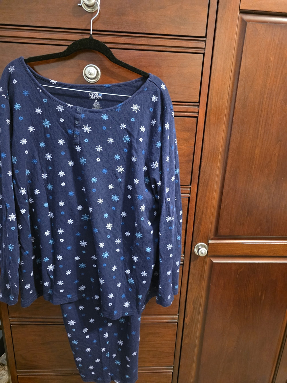 Croft & Barrow Navy Snowflake Pajama Set